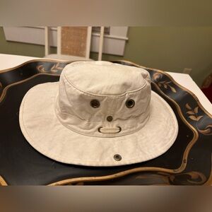 Tilley Endurables Hat Size 7 5/8